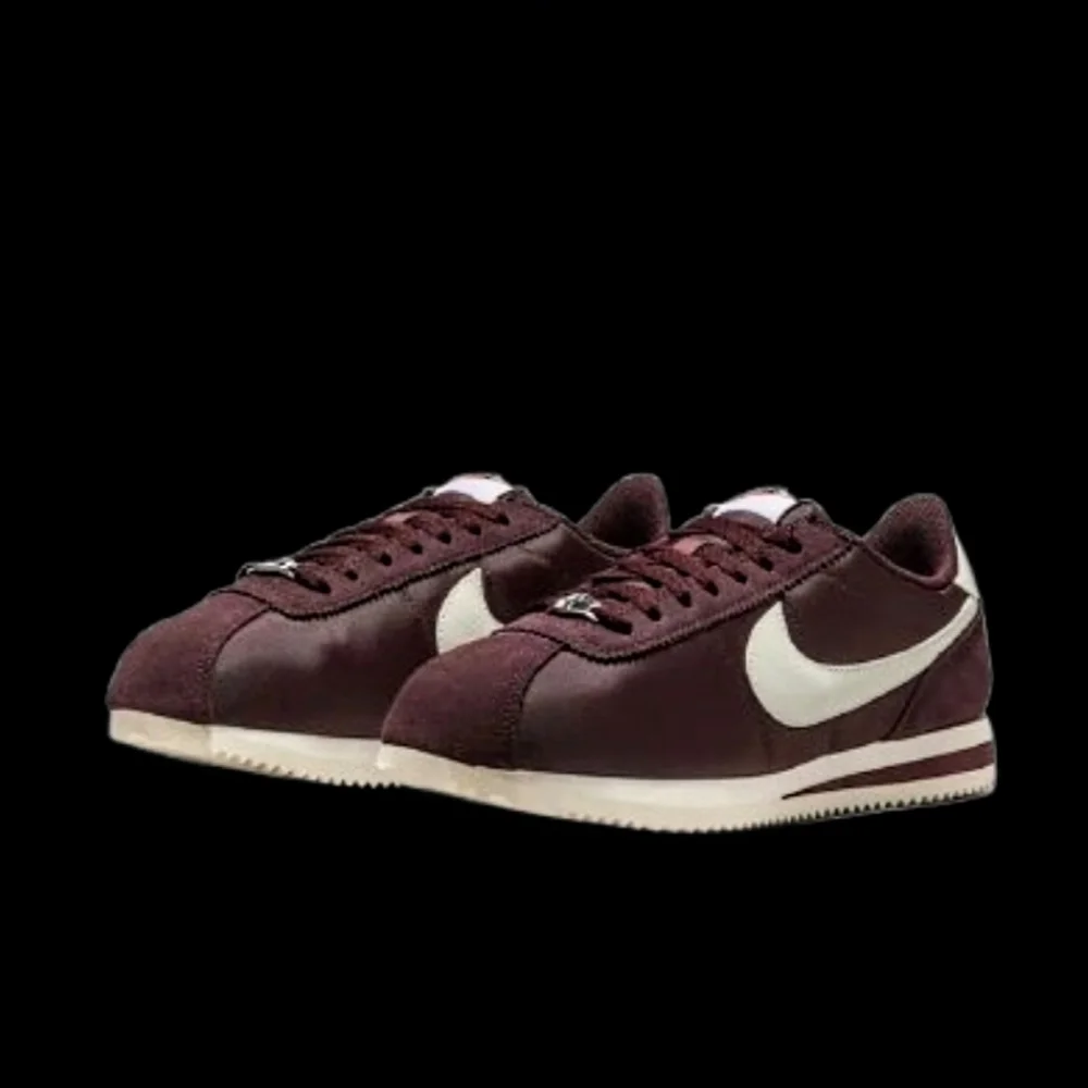 Nike Cortez Low TXT Womens Size 7 Burgundy Crush Sail